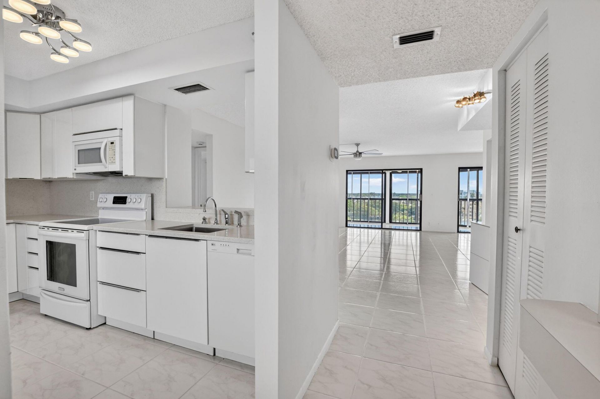 7370 S Oriole Boulevard, Unit 802, Delray Beach, FL 33446 Photo