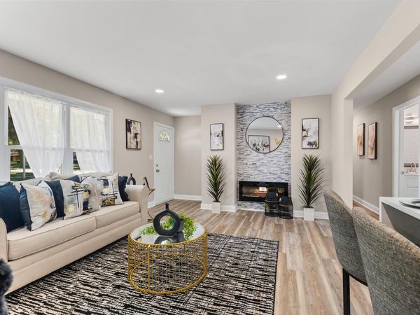8750 W Hustis STREET, Milwaukee, WI 53224