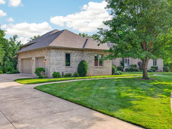 3355 W Carr Hill Road , Columbus, IN 47201