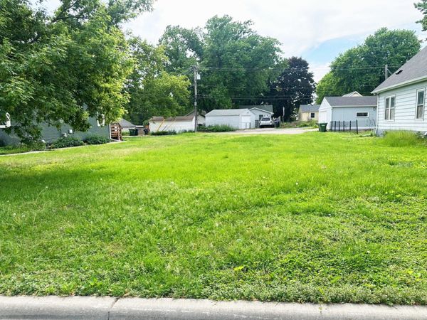 1703 Eustis Street , Lauderdale, MN 55113