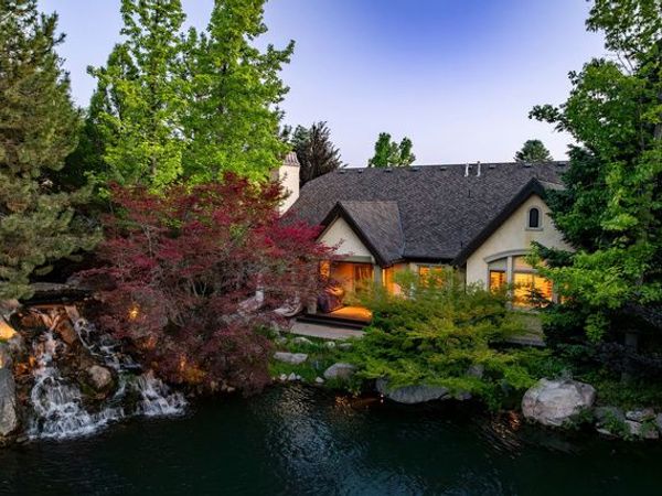 8371 S VIA RIVIERA WAY, Cottonwood Heights, UT 84093