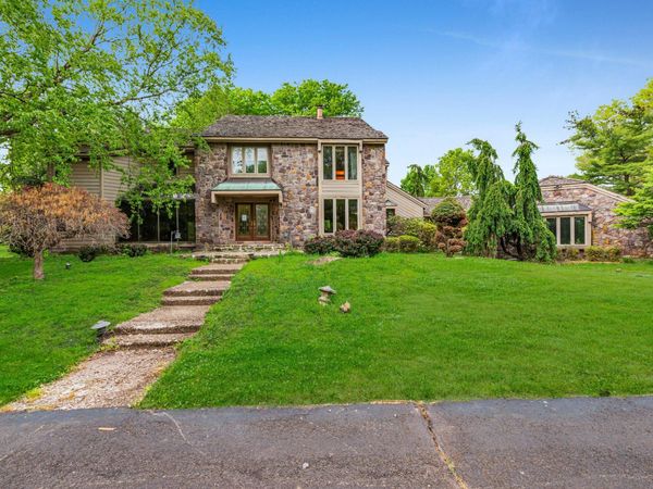 2 THREE PONDS LANE , NEWTOWN, PA 18940