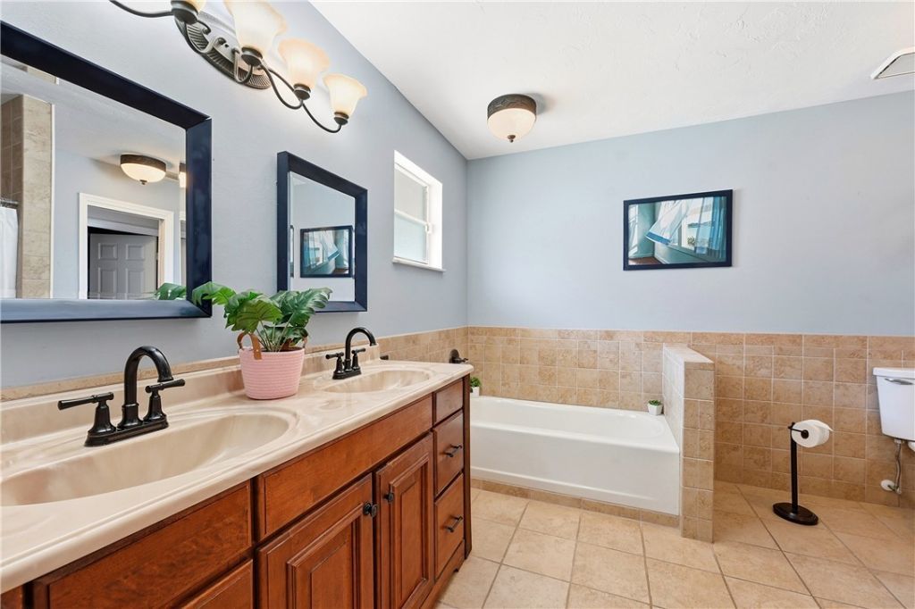 724 24th Square, Vero Beach, FL 32962 Photo