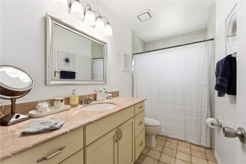 724 24th Square, Vero Beach, FL 32962 Photo