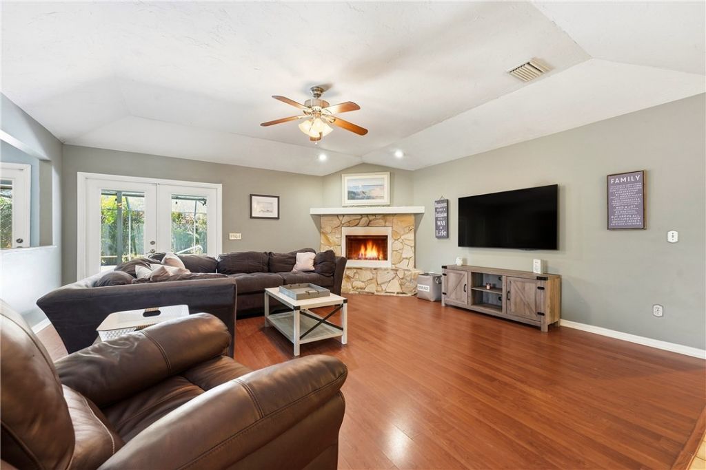 724 24th Square, Vero Beach, FL 32962 Photo