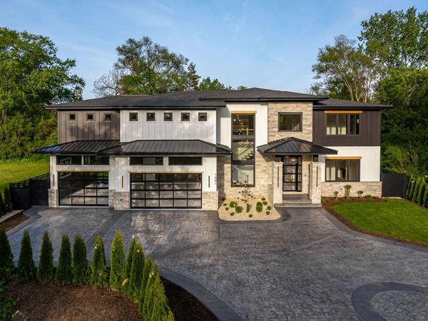 1801 N Clarence Avenue , Arlington Heights, IL 60004