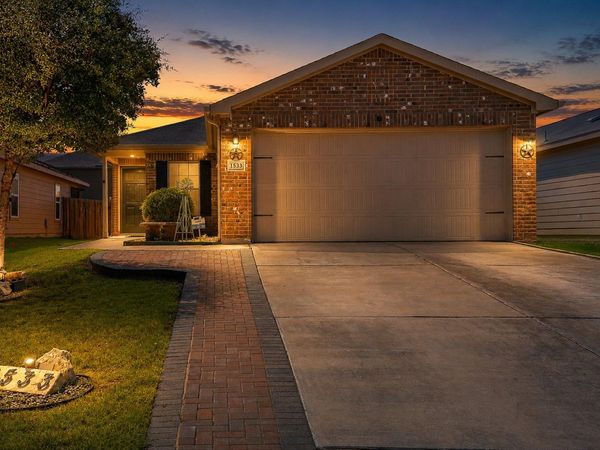 1533 Breanna LN, Kyle, TX 78640