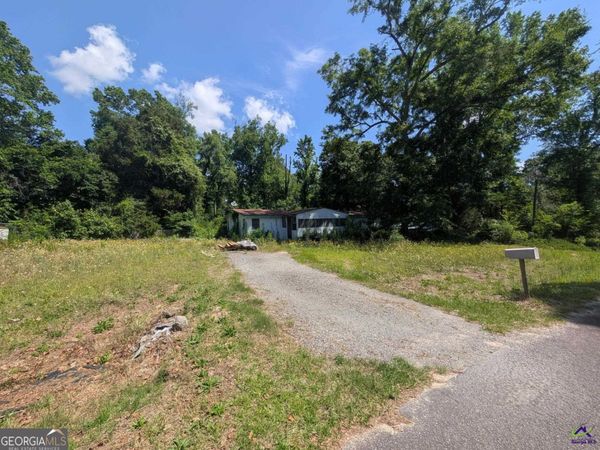 304 Little Farm Lane, Kathleen, GA 31047