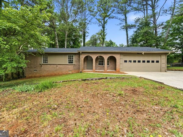 5824 Oakleaf Way, Stone Mountain, GA 30087