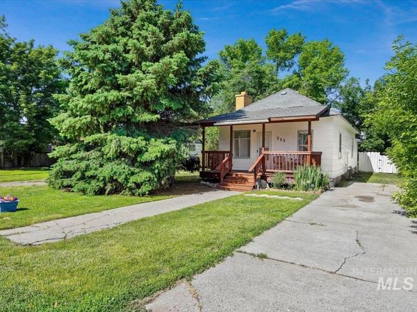 713 Montana St., Gooding, ID 83330