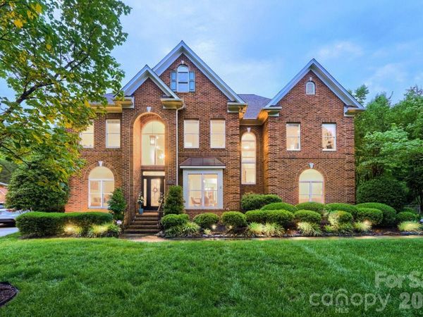 6605 Saunton Court , Charlotte, NC 28277