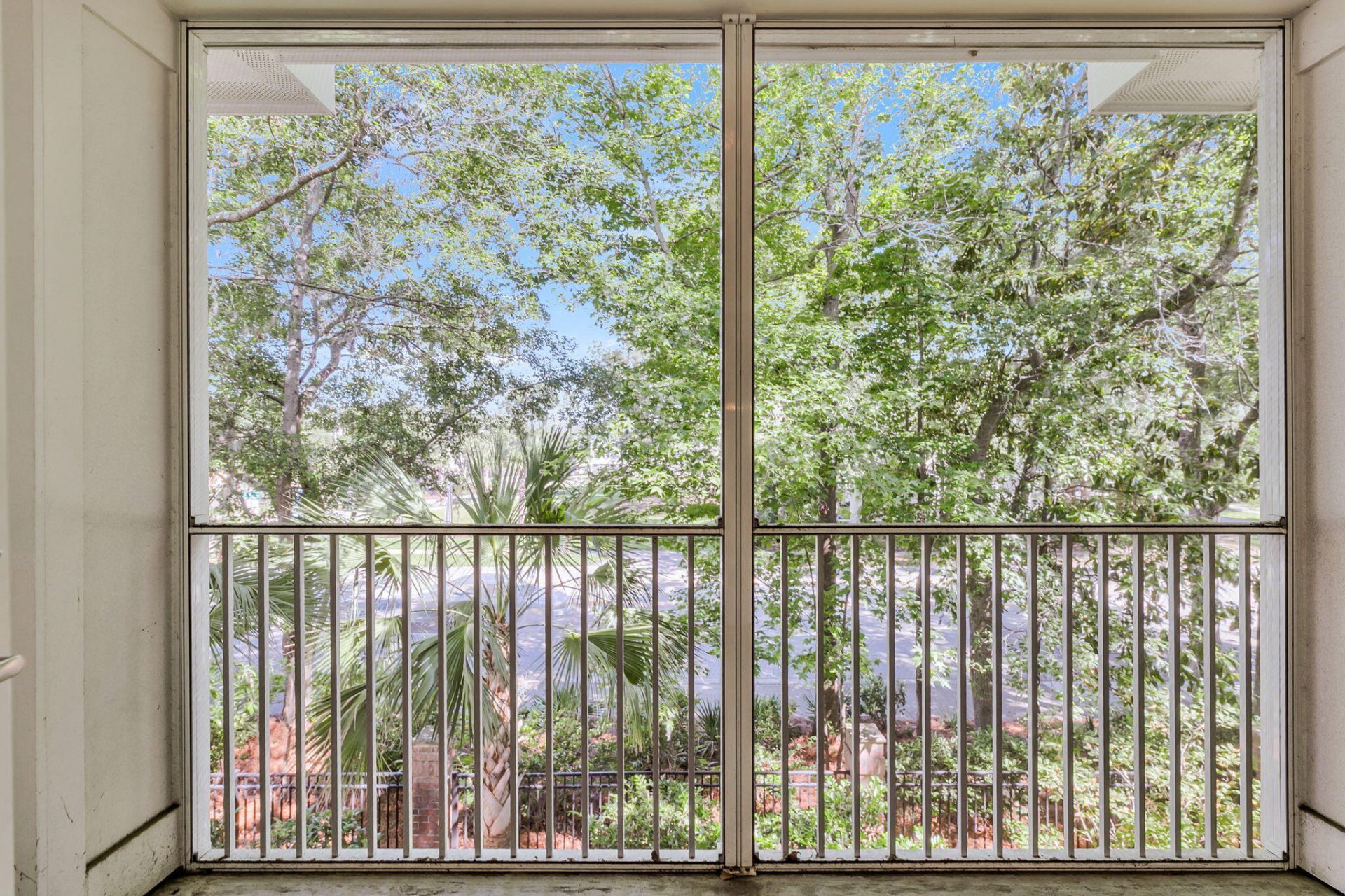 1755 Central Park Road Photo 9