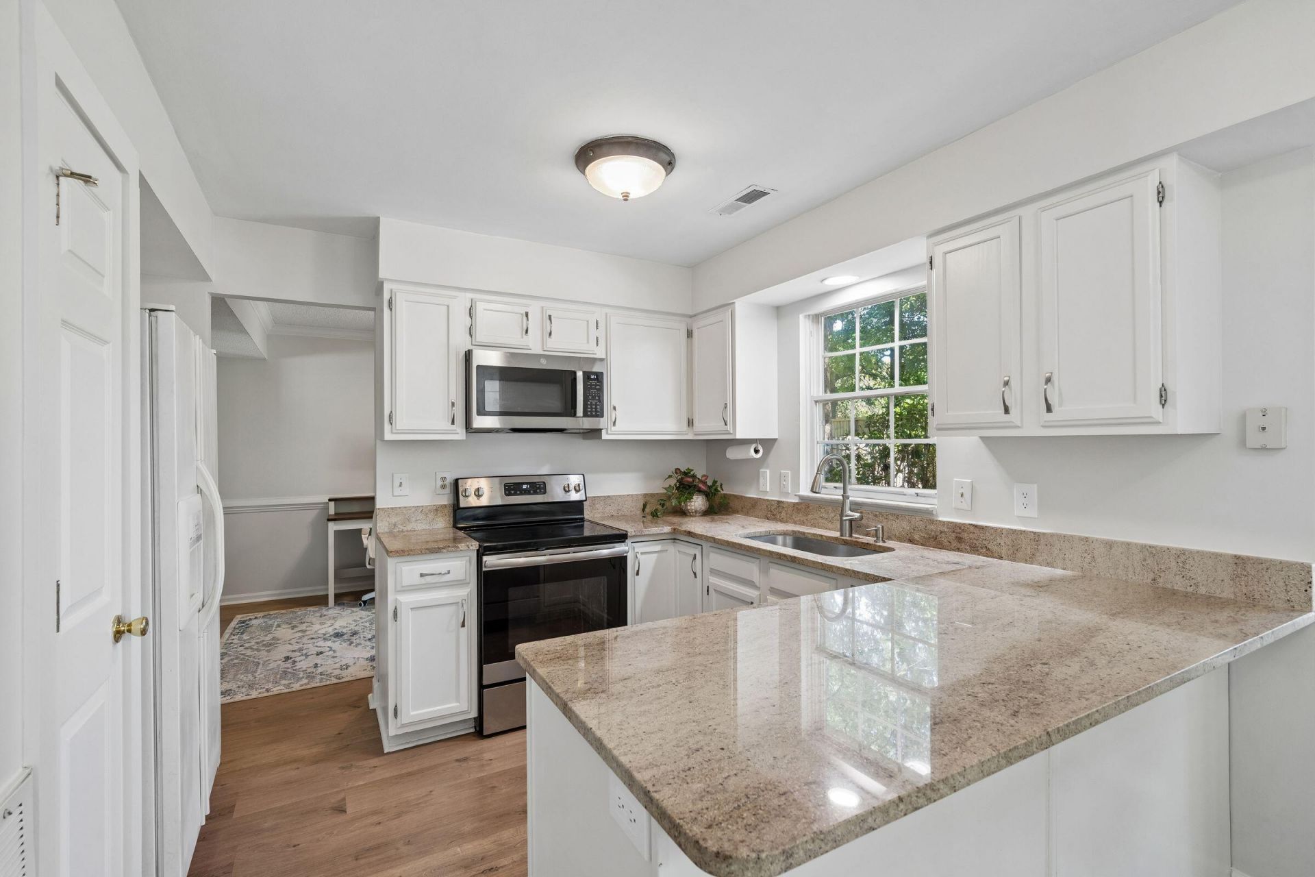 2060 Presidio Drive Photo 12