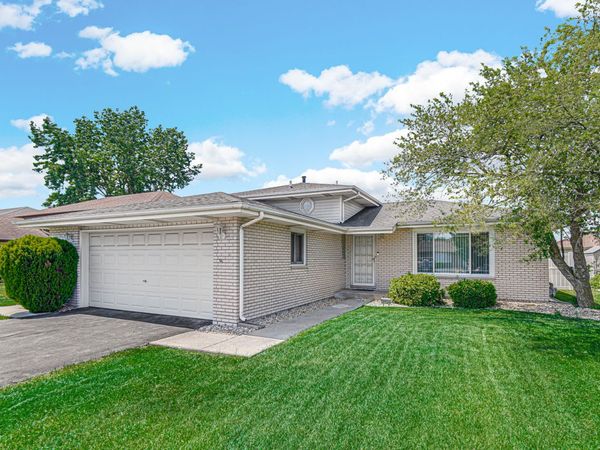 20124 Dolphin Avenue , Lynwood, IL 60411