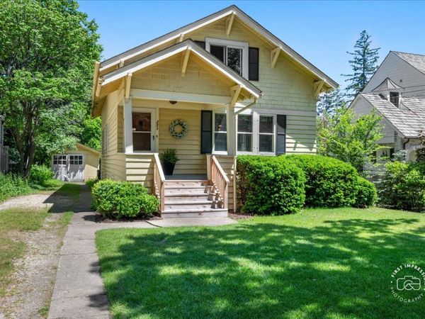285 Forest Avenue, Glen Ellyn, IL 60137