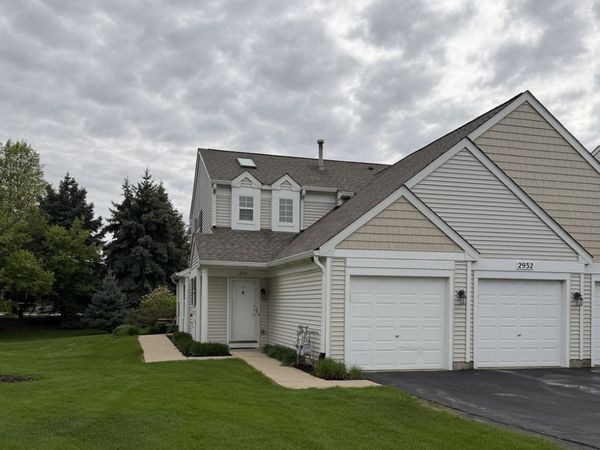 2932 BARTLETT Court, Unit 204, Naperville, IL 60564
