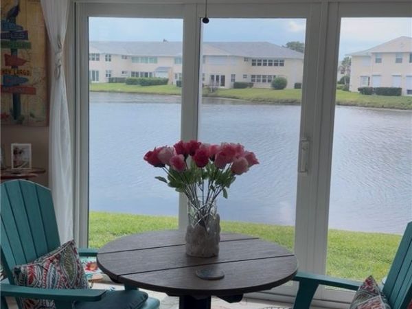 625 W Lake Jasmine Circle, Unit 108, Vero Beach, FL 32962