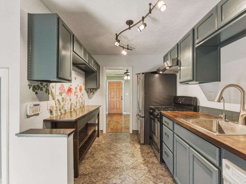1197 Manchester Avenue , Columbus, OH 43211 Photo 7