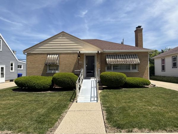 6113 44th Ave, Kenosha, WI 53142