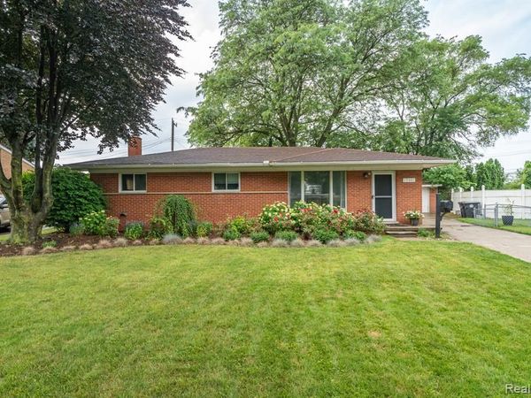 13961 Lyons Street , Livonia, MI 48154
