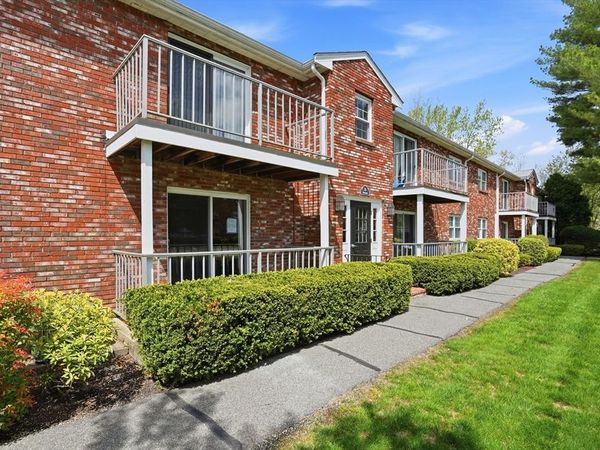 10 Kingswood Dr, Unit 13, Abington, MA 02351