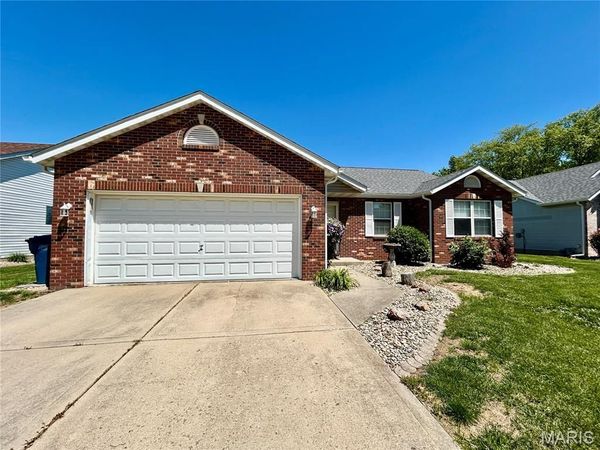 621 Jaime Lynn Court , Edwardsville, IL 62025