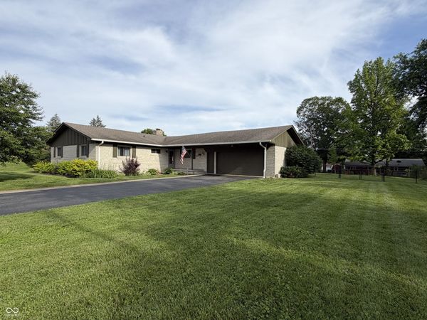 45 St Clair Street , Mooresville, IN 46158