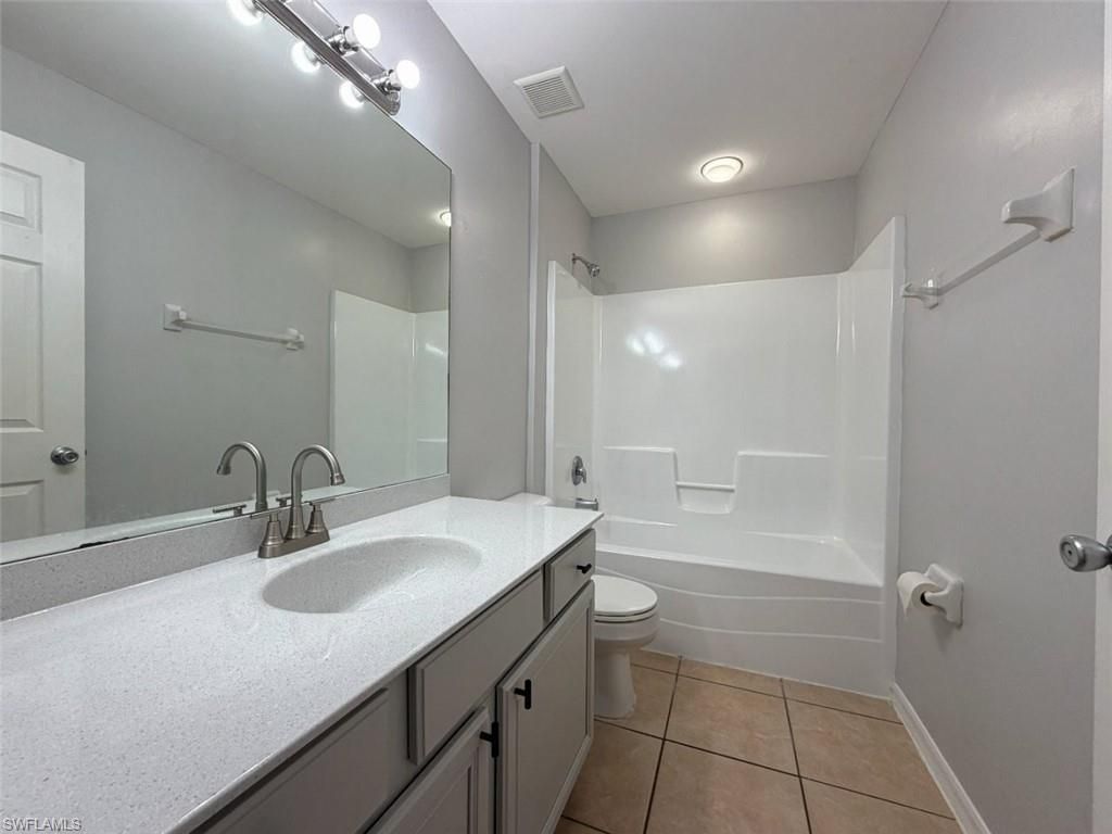 1722 NE 21st St , Cape Coral, FL 33909 Photo