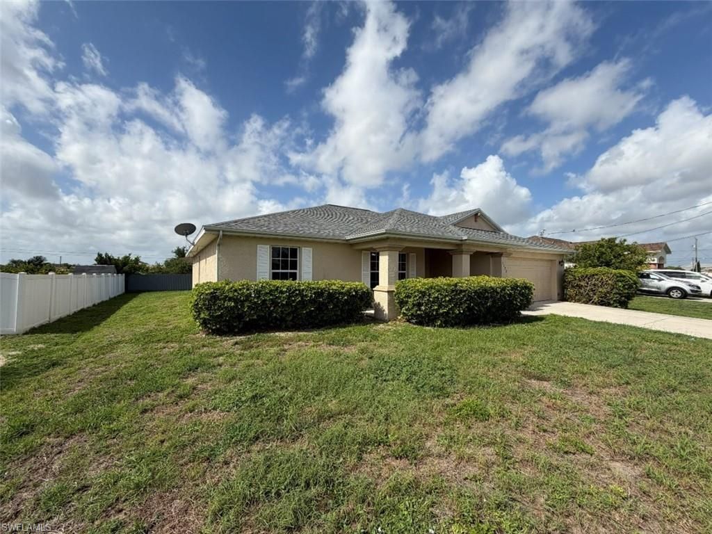 1722 NE 21st St , Cape Coral, FL 33909 Photo