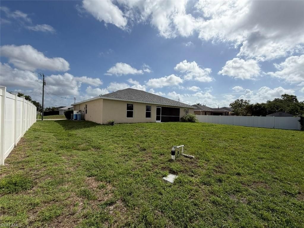 1722 NE 21st St , Cape Coral, FL 33909 Photo