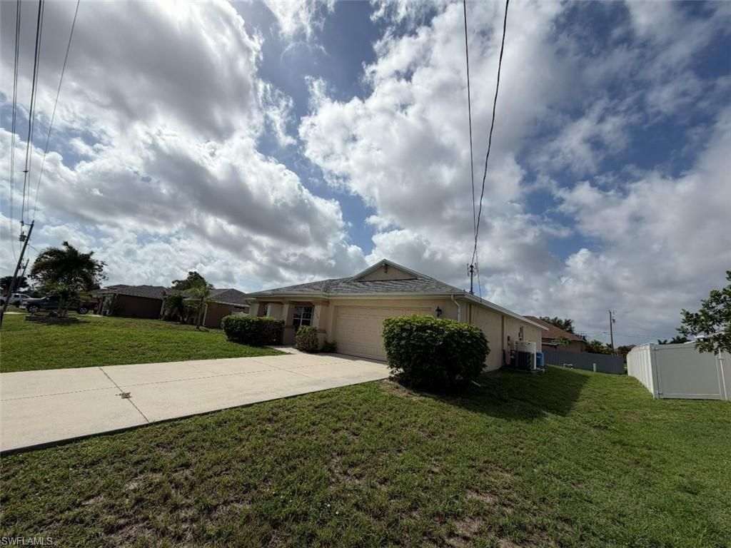 1722 NE 21st St , Cape Coral, FL 33909 Photo