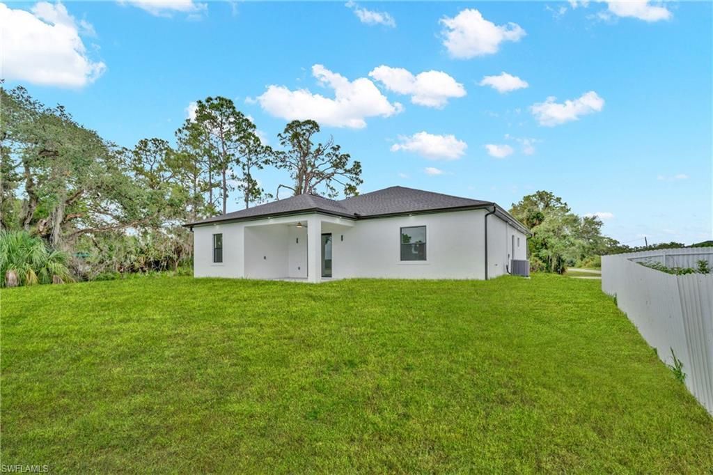 6037 N Moss Cir , Labelle, FL 33935 Photo