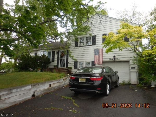 35 Garside Pl, Clark, NJ 07066