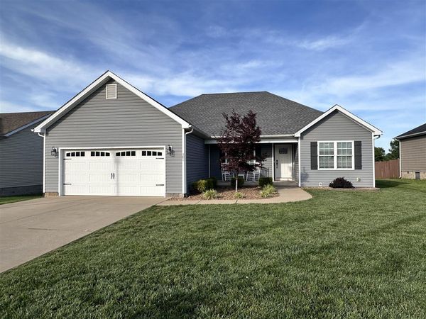 381 Red Elm Lane , Bowling Green, KY 42101