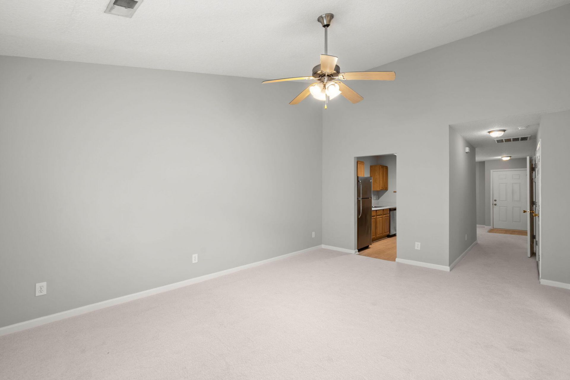 7852 Park Gate Drive Photo 12