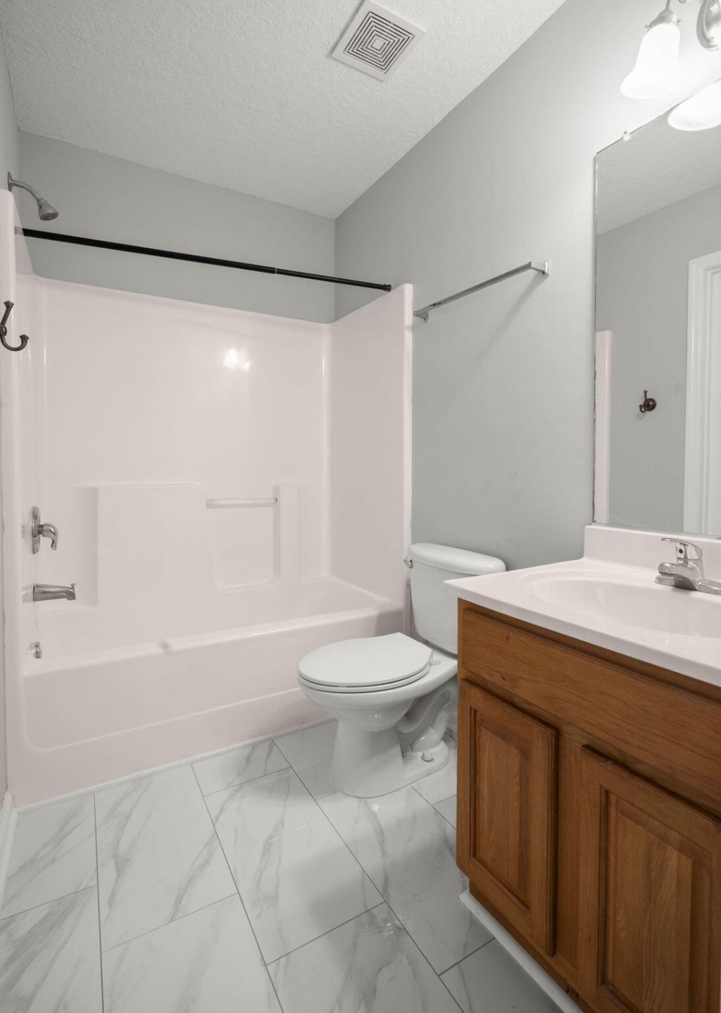 7852 Park Gate Drive Photo 17