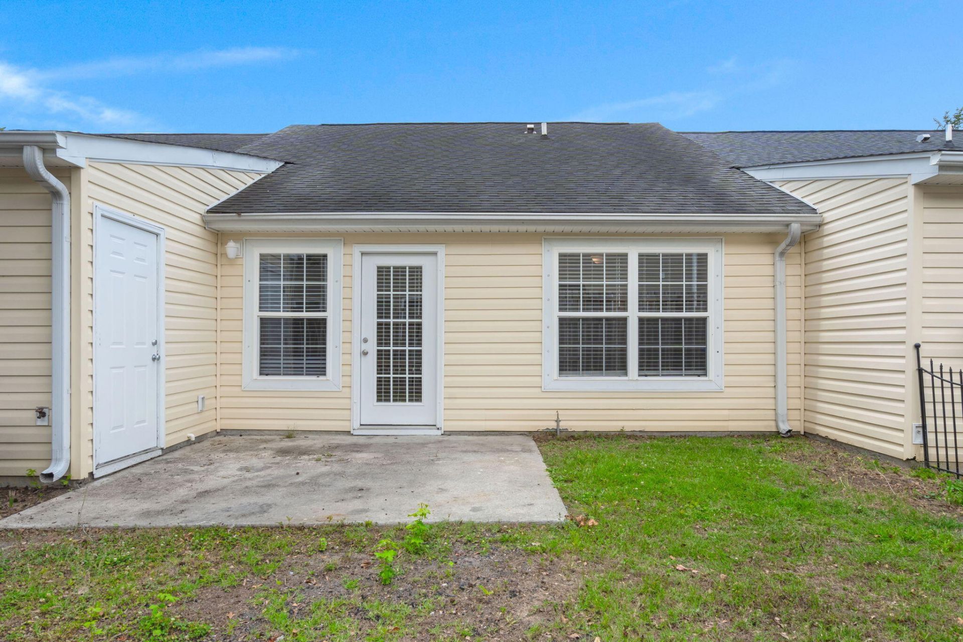 7852 Park Gate Drive Photo 22