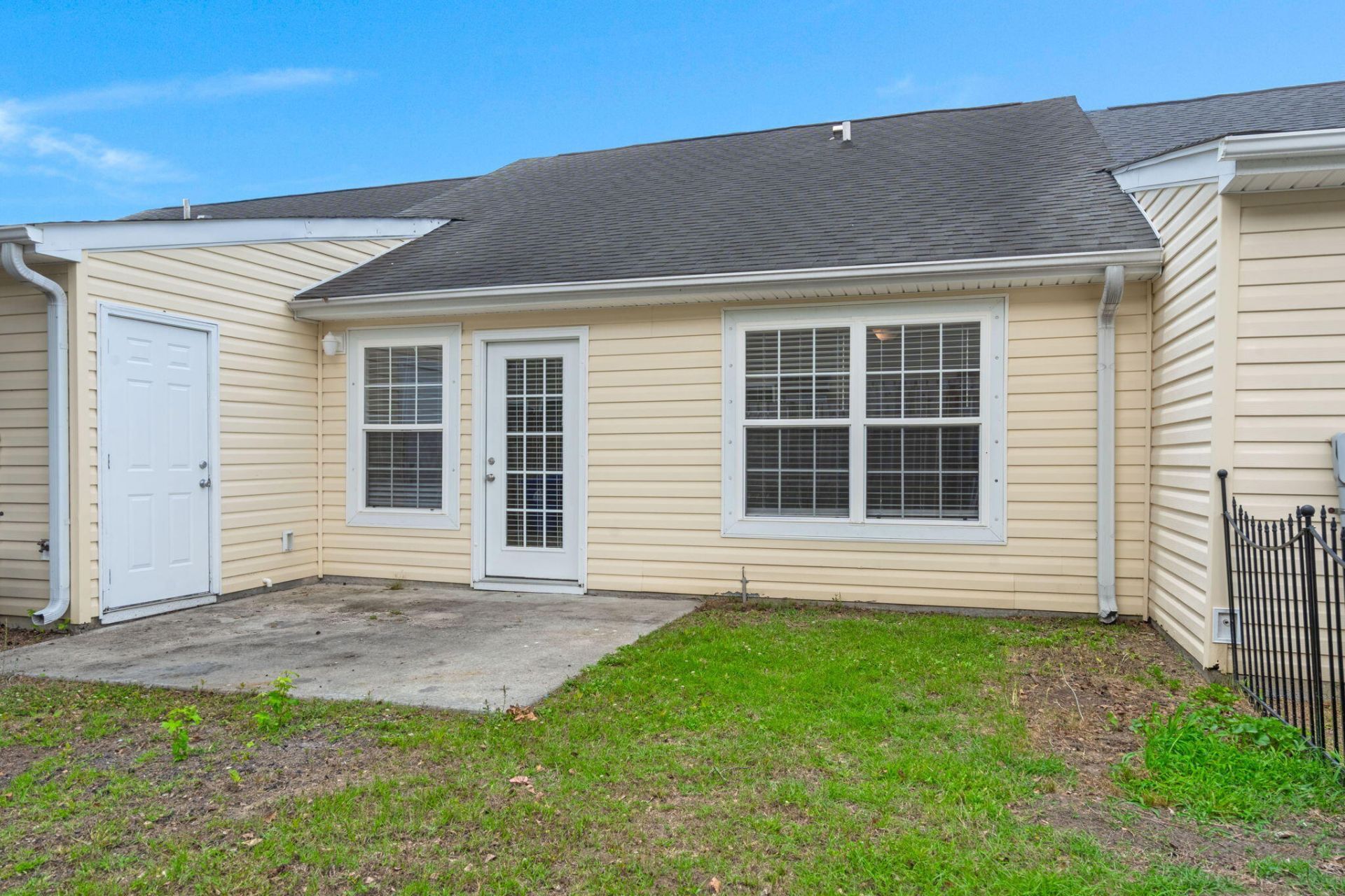 7852 Park Gate Drive Photo 23