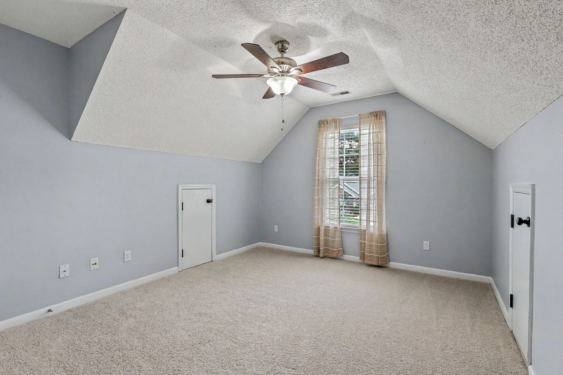 516 Rosings Drive Photo 32