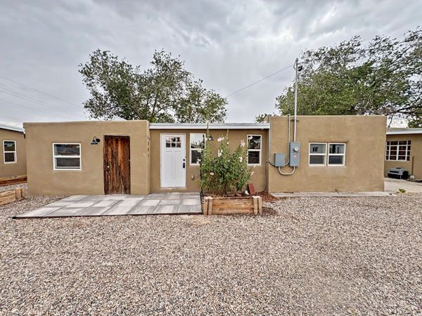 1321 15th Street NW, Albuquerque, NM 87104