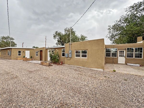 1321 15th Street NW, Albuquerque, NM 87104