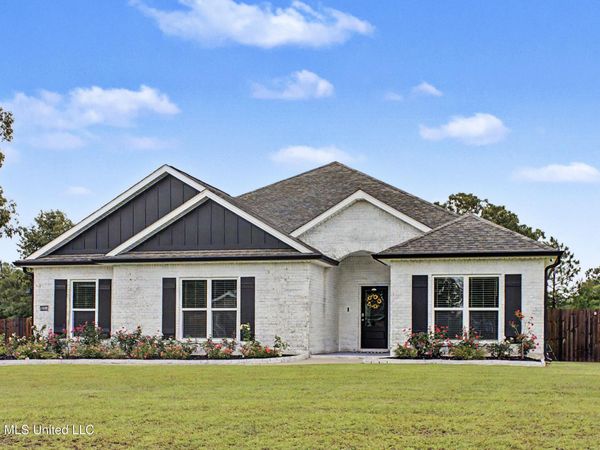 19069 Harrington Circle, Biloxi, MS 39532