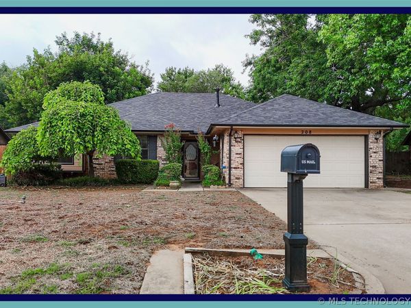 208 SE 30th Street, Moore, OK 73160
