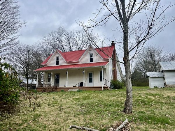 15 Sloan Branch Rd, Pleasant Shade, TN 37145