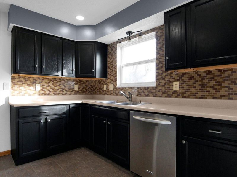 1602 Covina Drive , Columbus, OH 43228 Photo 11