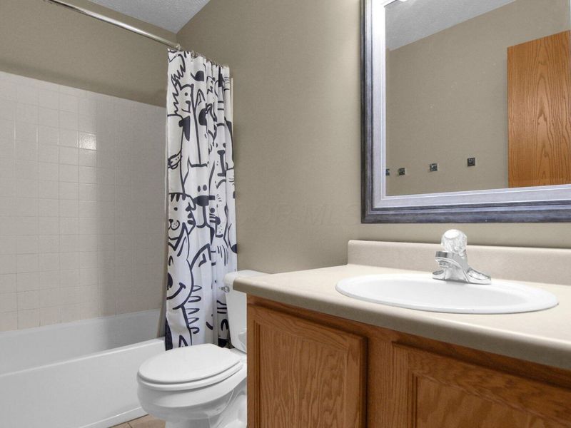1602 Covina Drive , Columbus, OH 43228 Photo 26