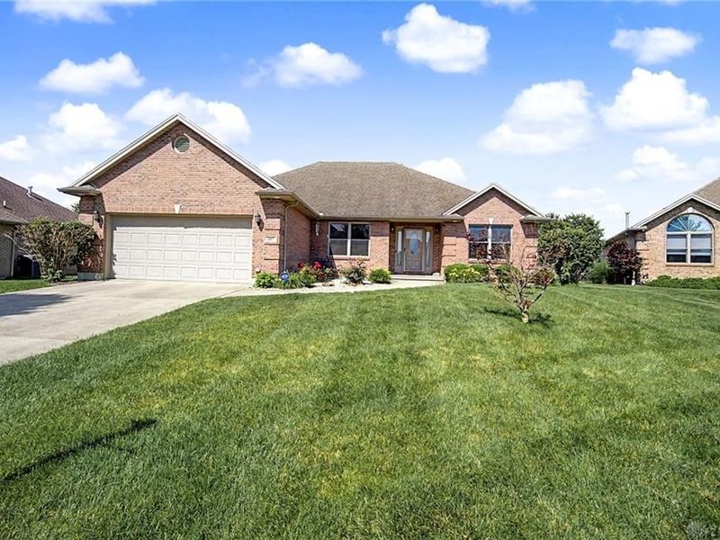 207 Quail Run Court, Carlisle, OH 45005 Photo 2