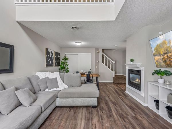 330 Leeward Trail, Woodbury, MN 55129