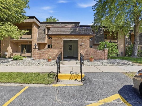 405 Old Stone Road , Unit E4, Munster, IN 46321