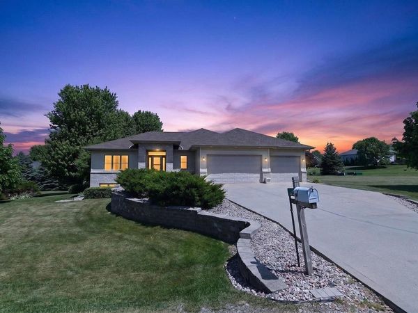 5215 Preservation Place, Sun Prairie, WI 53590